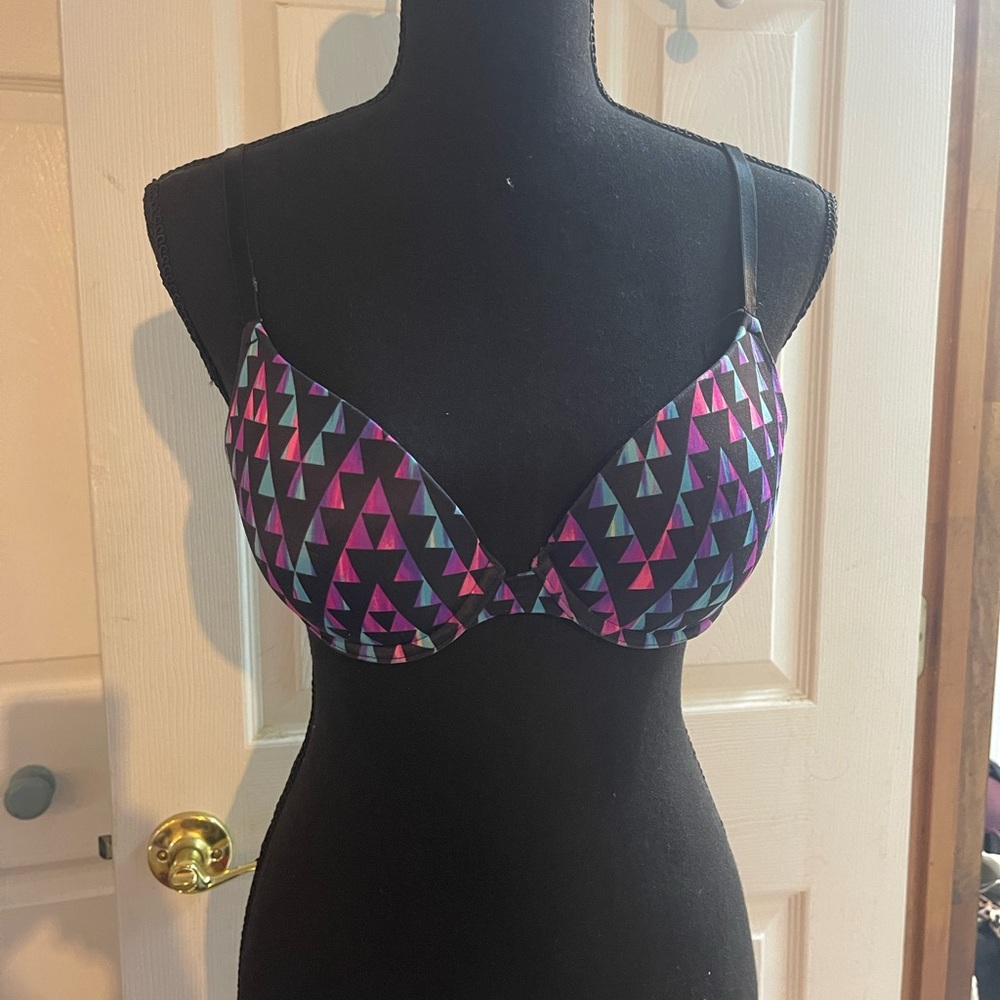 Victoria Secrets PINK push up bra 34B